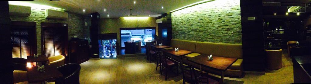 Vivek Hotel นิวเดลี ภายนอก รูปภาพ