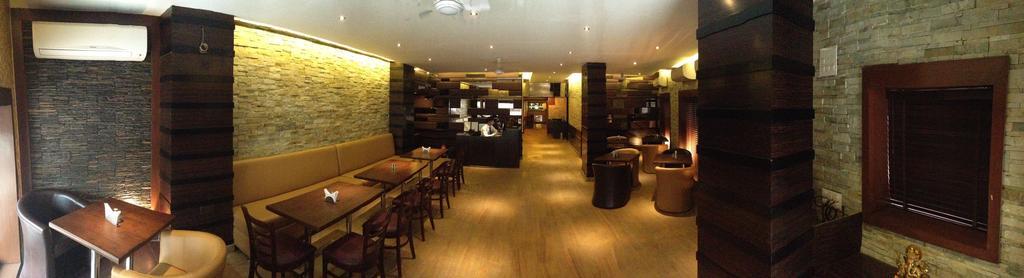 Vivek Hotel นิวเดลี ภายนอก รูปภาพ
